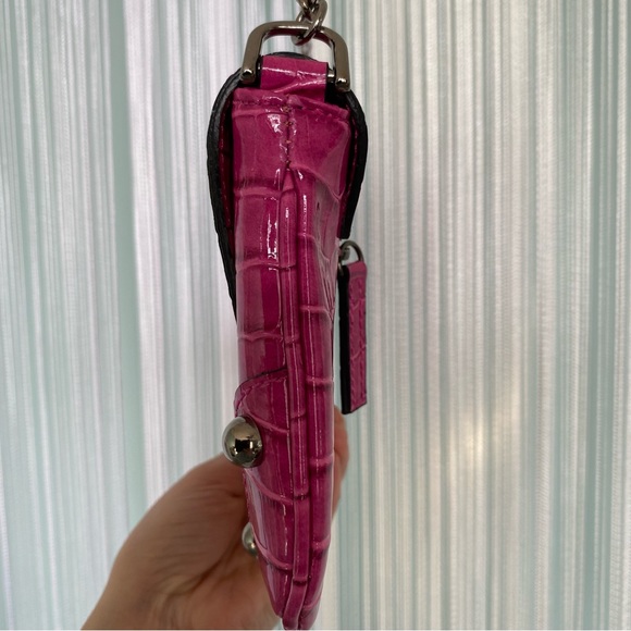 Guess Pink Patent Shoulder Chain Purse - Picture 15 of 17